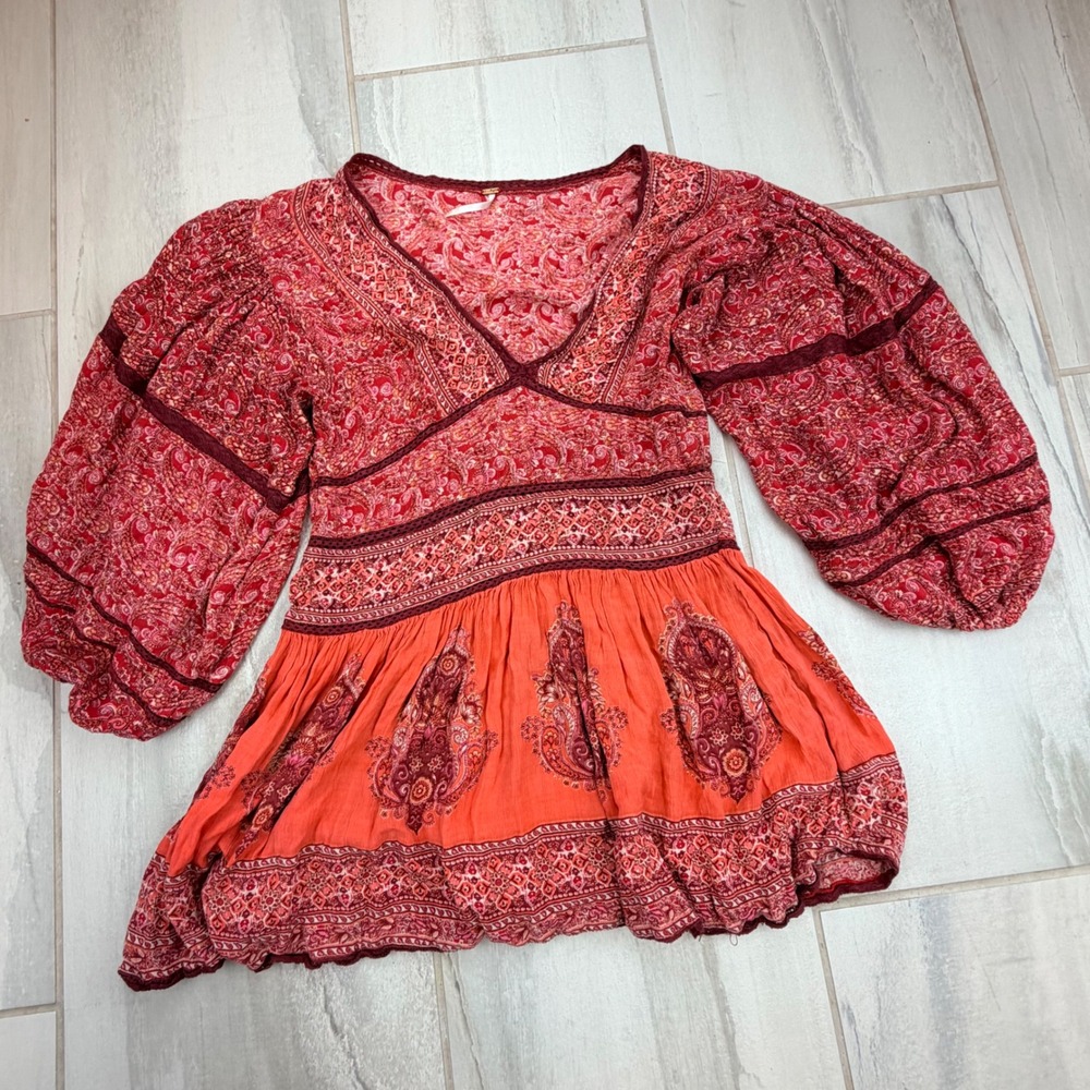 Free People Red Orange Paisley V-Neck Balloon Sleeve Tunic Top OB1140507 Small